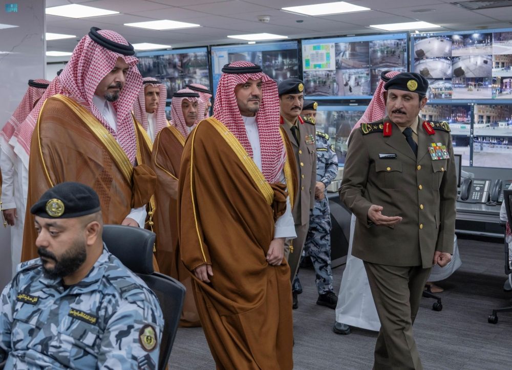 وزير الداخلية يشيد بجهود مركز عمليات أمن المسجد النبوي