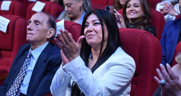 انتصار تُكرَّم بجائزة الإبداع الفني.. مسيرة حافلة وتألق مستمر