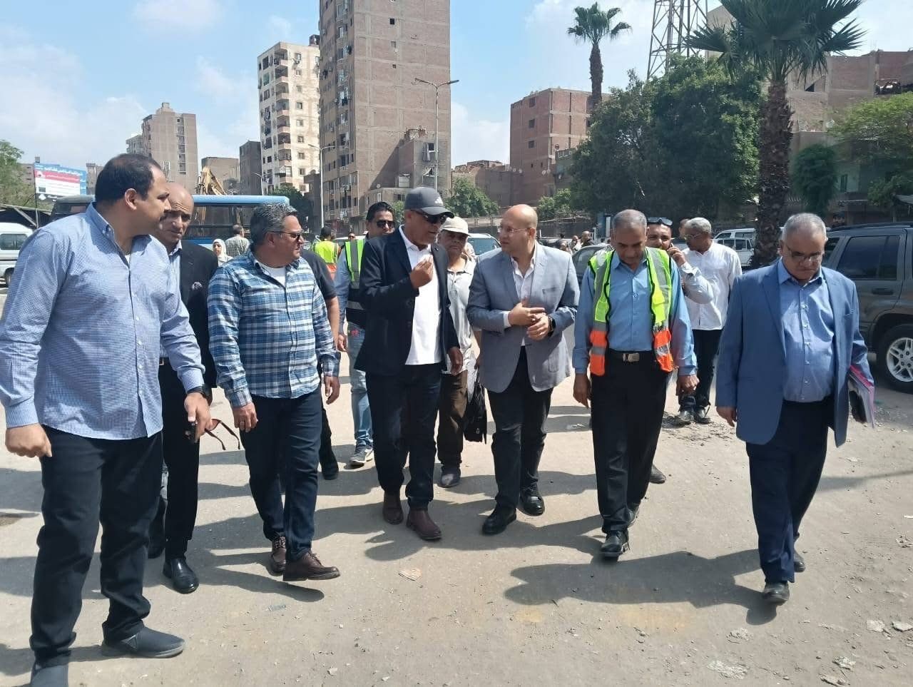 نائب محافظ الجيزة يتفقد مشروع الصرف الصحى بمنطقة أرض النجوم و6 أكتوبر فى بولاق
