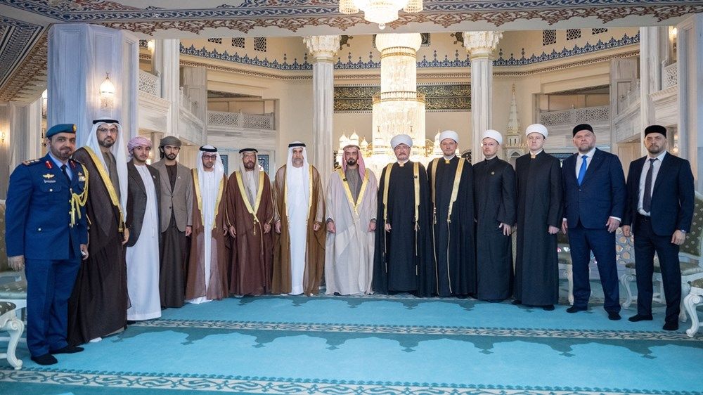 سيف بن زايد يشهد ختام الندوة الدولية «دور الأسرة في تمكين المجتمع» في موسكو