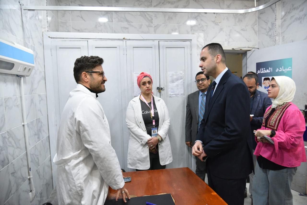 نائب وزير الصحة يقوم بجولة مفاجئة على المنشآت الصحية بمدينة الشروق