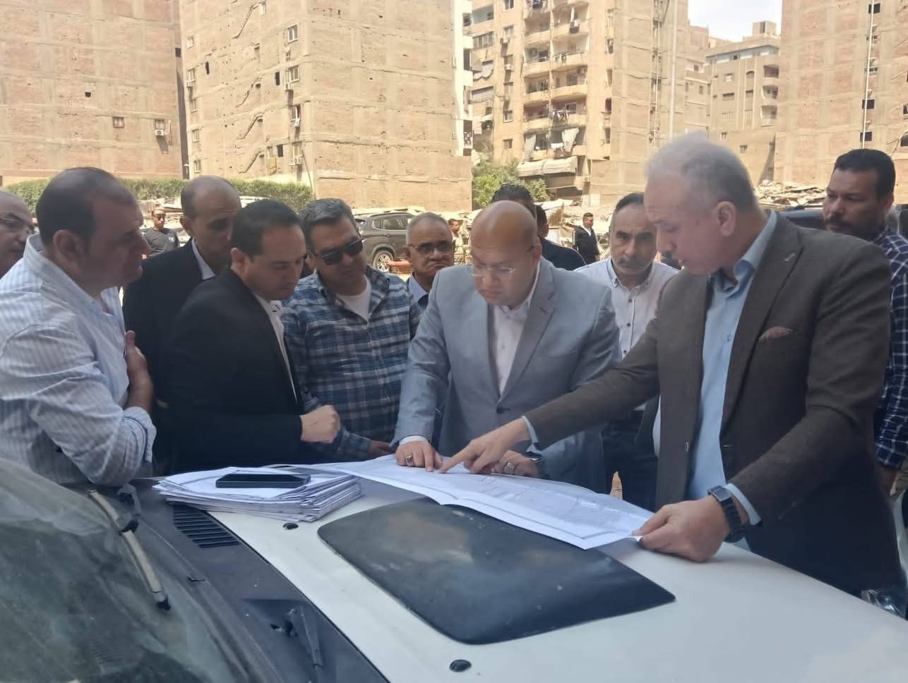 نائب محافظ الجيزة يتفقد مشروع الصرف الصحى بمنطقة أرض النجوم و6 أكتوبر فى بولاق