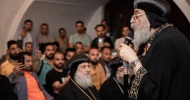 البابا تواضروس الثانى يلتقى أبناء الكنيسة القبطية فى صربيا