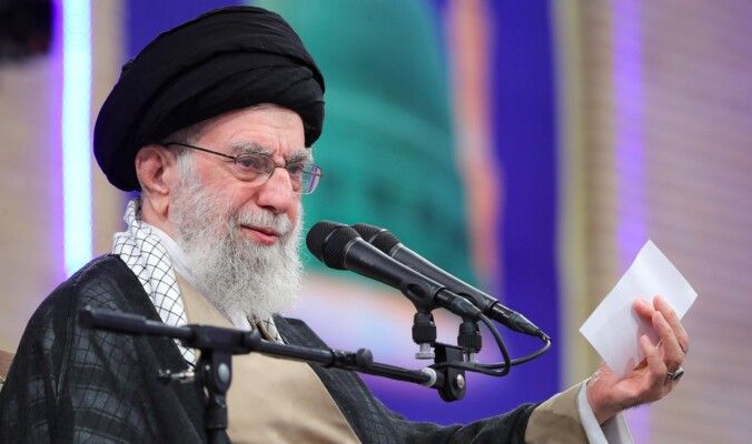 الخامنئي: لو أن الأمة الإسلامية اتحدت لما وقعت مآسي غزة وفلسطين ولما تعرض اليمن للضغوط