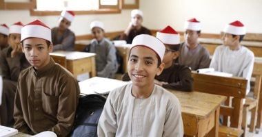 طلاب أولى وثانية أزهرى يؤدون امتحاناتهم في تطبيقات الرياضيات والثقافة الإسلامية