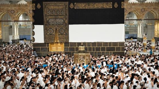 الخليج اليوم .. السعودية.. 100 ألف ريال غرامة لمن يأوي حاملي تأشيرات الزيارة