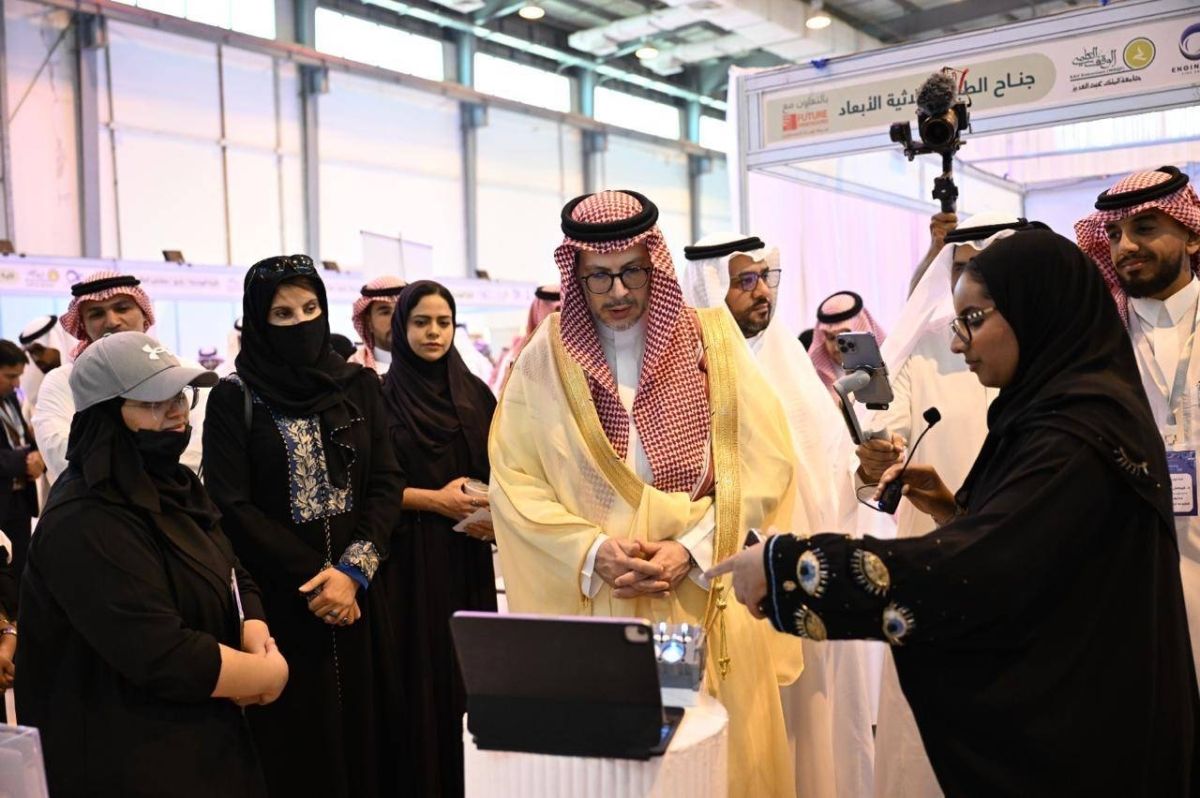 رئيس جامعة المؤسس يرعى افتتاح فعاليات المعرض الهندسي بفرع رابغ