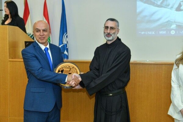 جامعة الروح القدس تخرّج ضباطًا في الجيش اللبناني من برنامج تدريبي متخصص في "إدارة الأزمات وحوادث احتجاز الرهائن"