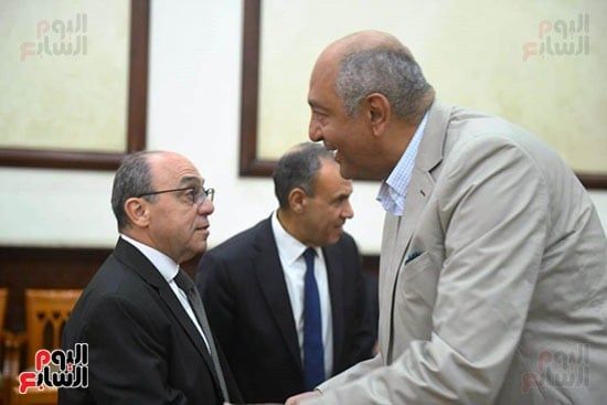 وزير الخارجية ودبلوماسيون وحسام زكي يقدمون العزاء لأسرة السفير حازم فهمى.. صور