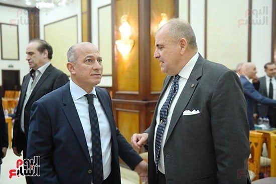 وزير الخارجية ودبلوماسيون وحسام زكي يقدمون العزاء لأسرة السفير حازم فهمى.. صور