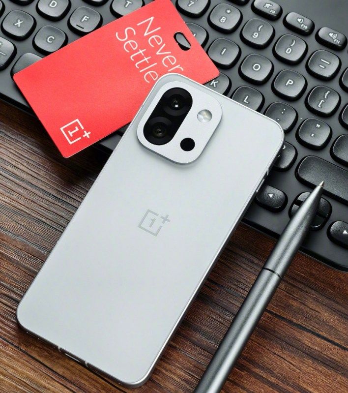 تكنولوجيا: مبيعات OnePlus 13T القوية تؤكد ازدهار الطلب على الهواتف الفاخرة المدمجة