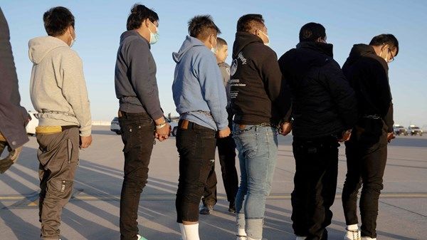 إدارة ترامب تحدد مبلغاً مالياً للمهاجرين الراغبين في العودة الطوعية