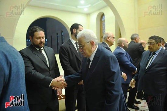 وزير الخارجية ودبلوماسيون وحسام زكي يقدمون العزاء لأسرة السفير حازم فهمى.. صور