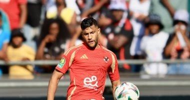 يحيى عطية الله يواصل الغياب عن الأهلى أمام المصري بسبب الخلفية