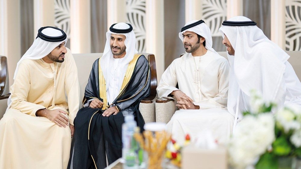 حمدان بن محمد والشيوخ يحضرون أفراح تريم والطنيجي