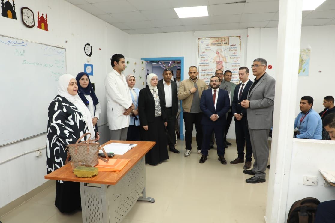 محافظ الجيزة يتفقد فرع التأمين الصحى بمدينة 6 أكتوبر لمتابعة الخدمات المقدمة للمواطنين