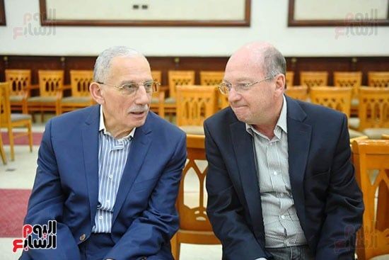 وزير الخارجية ودبلوماسيون وحسام زكي يقدمون العزاء لأسرة السفير حازم فهمى.. صور