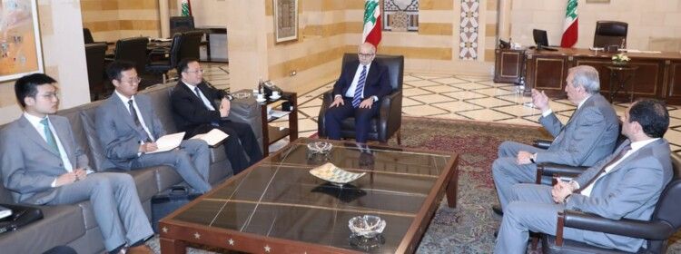 سلام التقى وفد تجمع "رجال وسيدات الأعمال" وعرض مع سفيرَي رومانيا والصين للعلاقات الثنائية