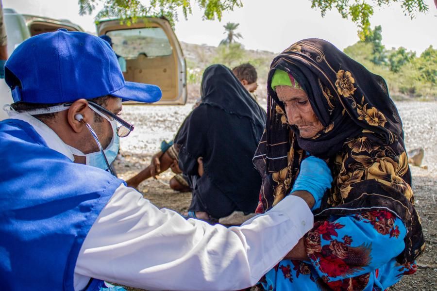 الهجرة الدولية تعلن تقديم مساعدات طبية عاجلة لسبع منشآت صحية في اليمن