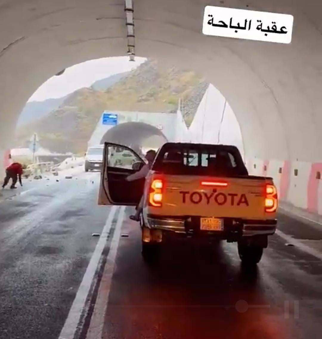 تساقط صخور على طريق عقبة الباحة يعرقل حركة المركبات.. فيديو