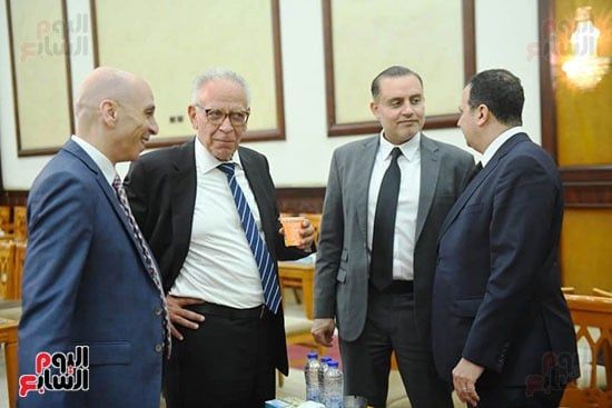 وزير الخارجية ودبلوماسيون وحسام زكي يقدمون العزاء لأسرة السفير حازم فهمى.. صور