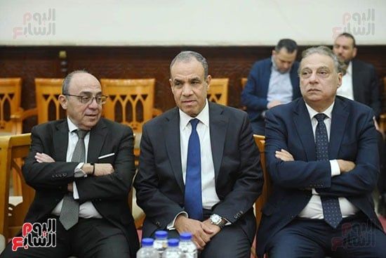 وزير الخارجية ودبلوماسيون وحسام زكي يقدمون العزاء لأسرة السفير حازم فهمى.. صور