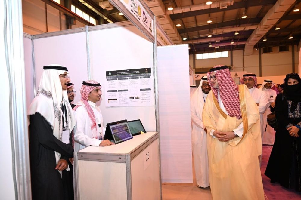 صور.. المعرض الهندسي بجامعة الملك عبدالعزيز يبرز إبداعات الطلاب