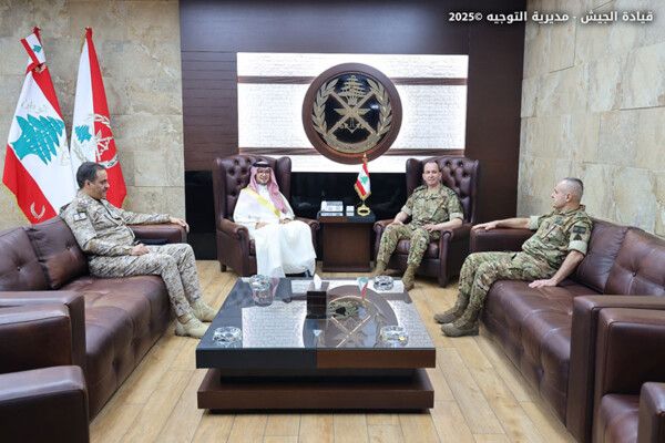 قائد الجيش استقبل السفير السعودي وبحث معه الاوضاع العامة في لبنان والمنطقة