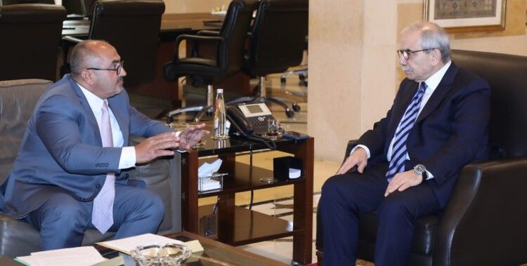 الحشيمي بحث مع سلام بملفات أساتذة الرسمي ومتعاقدي الجامعة اللبنانية والامتحانات الرسمية