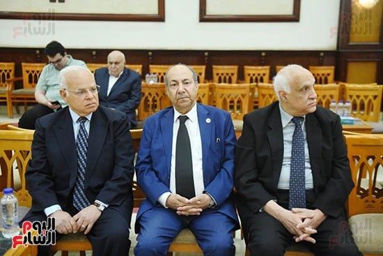 وزير الخارجية ودبلوماسيون وحسام زكي يقدمون العزاء لأسرة السفير حازم فهمى.. صور