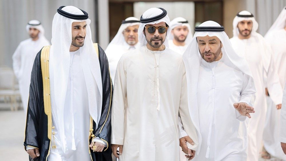 حمدان بن محمد والشيوخ يحضرون أفراح تريم والطنيجي