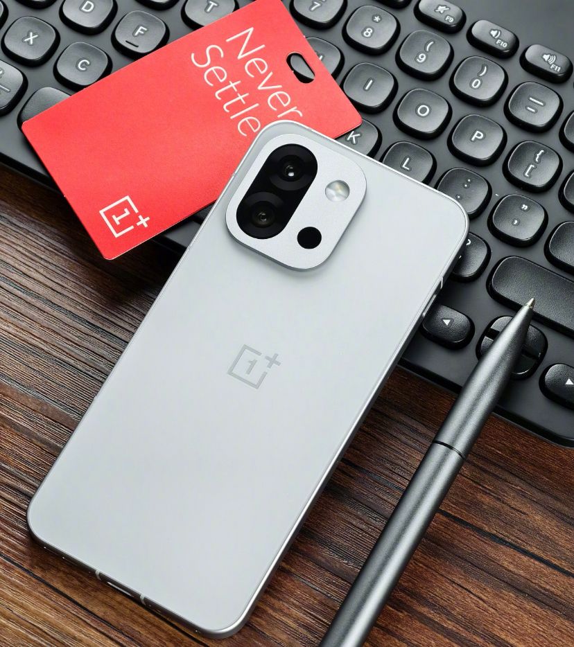 تكنولوجيا: مبيعات OnePlus 13T القوية تؤكد ازدهار الطلب على الهواتف الفاخرة المدمجة