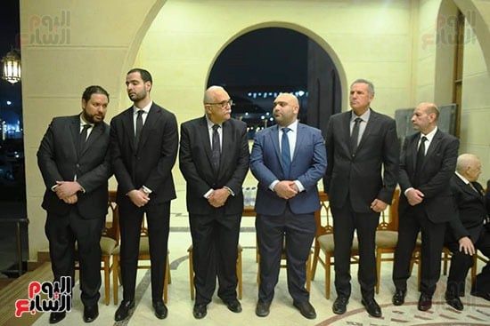 وزير الخارجية ودبلوماسيون وحسام زكي يقدمون العزاء لأسرة السفير حازم فهمى.. صور