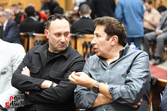 عمرو الفقى يتلقى عزاء وليد مصطفى بمسجد الشرطة فى الشيخ زايد