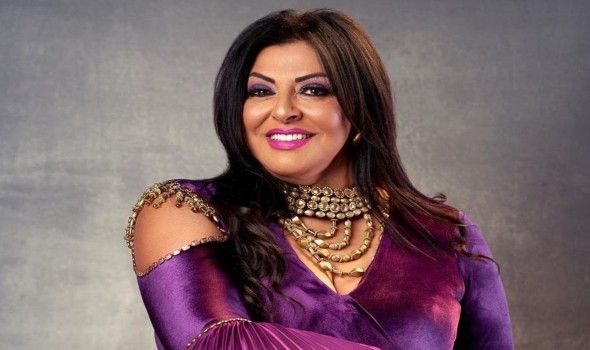 هالة صدقي تنفعل على الصحافيين في عزاء زوج كارول سماحة