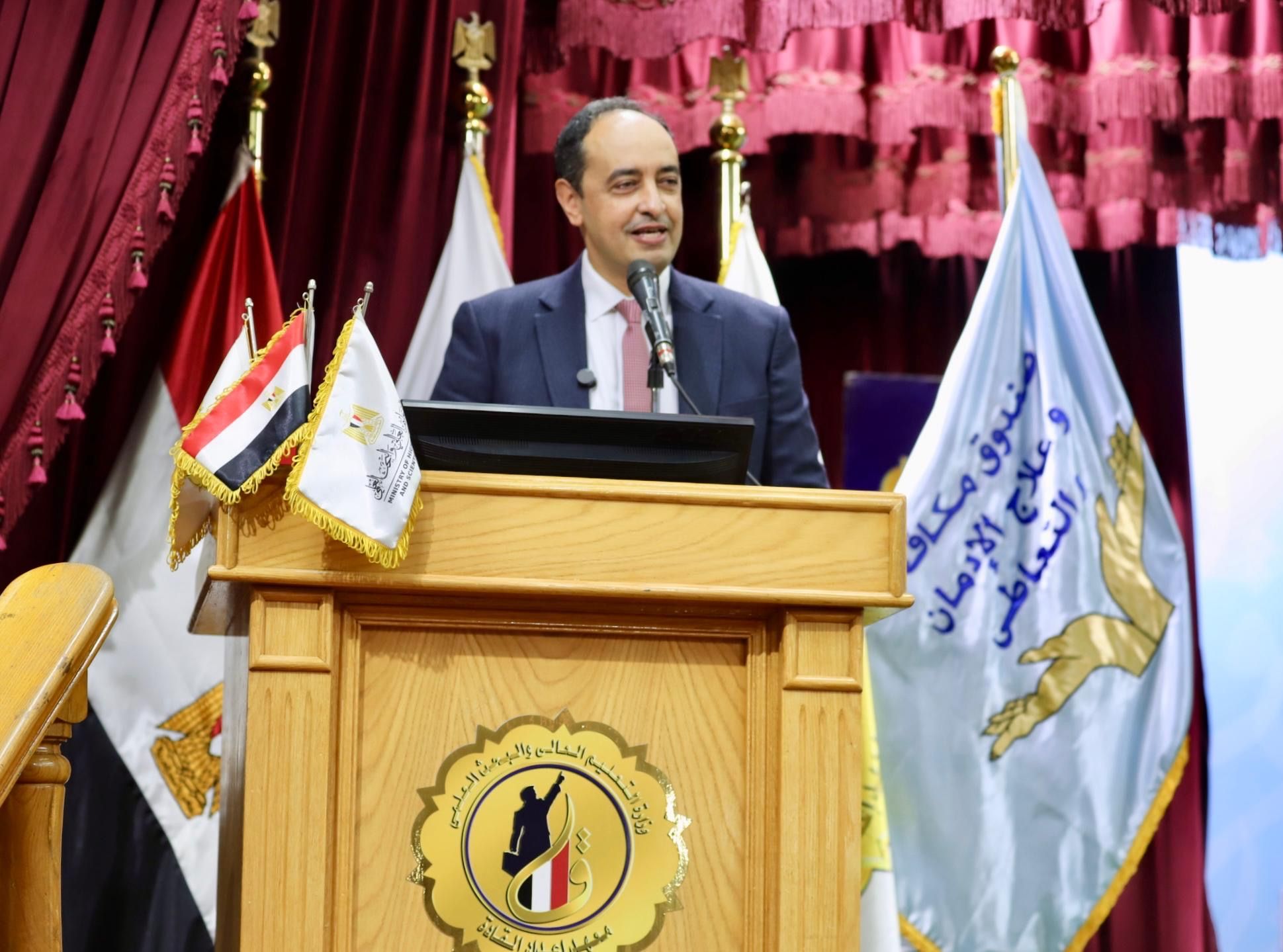 مدير صندوق مكافحة الإدمان يحاور طلاب الجامعات حول الاستراتيجية الوطنية لمكافحة المخدرات