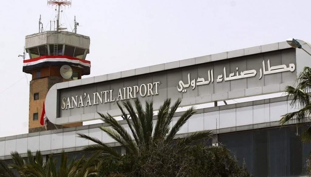 إسرائيل تشن غارات على مطار صنعاء وتصدر إنذارًا بإخلاء المنطقة بعد ضربات على ميناء الحديدة