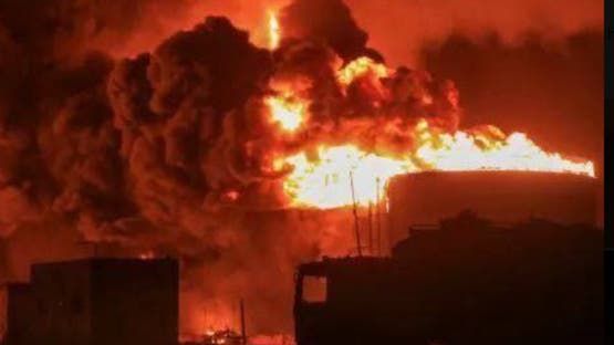 الخليج اليوم .. 48 قنبلة.. إسرائيل: دمّرنا ميناء الحديدة بالكامل
