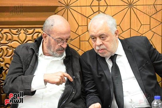عمرو الفقى يتلقى عزاء وليد مصطفى بمسجد الشرطة فى الشيخ زايد