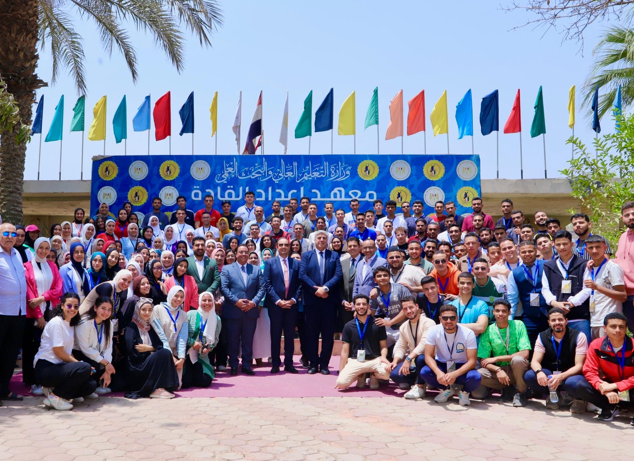 مدير صندوق مكافحة الإدمان يحاور طلاب الجامعات حول الاستراتيجية الوطنية لمكافحة المخدرات