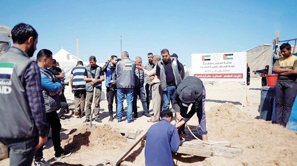 الإمارات تواصل حفر الآبار لتأمين احتياجات النازحين في غزة