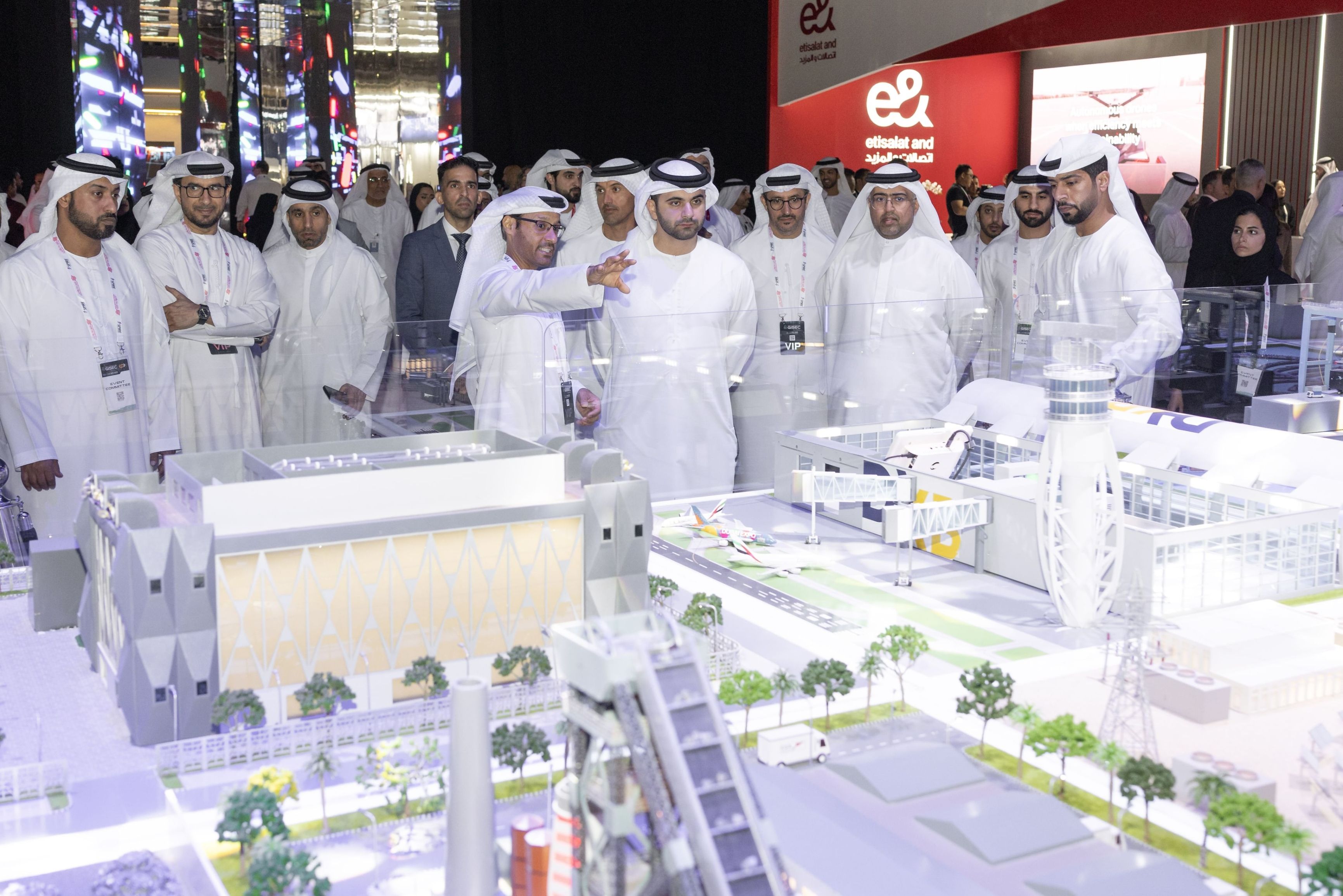 الامارات | منصور بن محمد يفتتح معرض ومؤتمر الخليج العالمي لأمن المعلومات .. ويطلع على أحدث تقنيات الأمن السيبراني