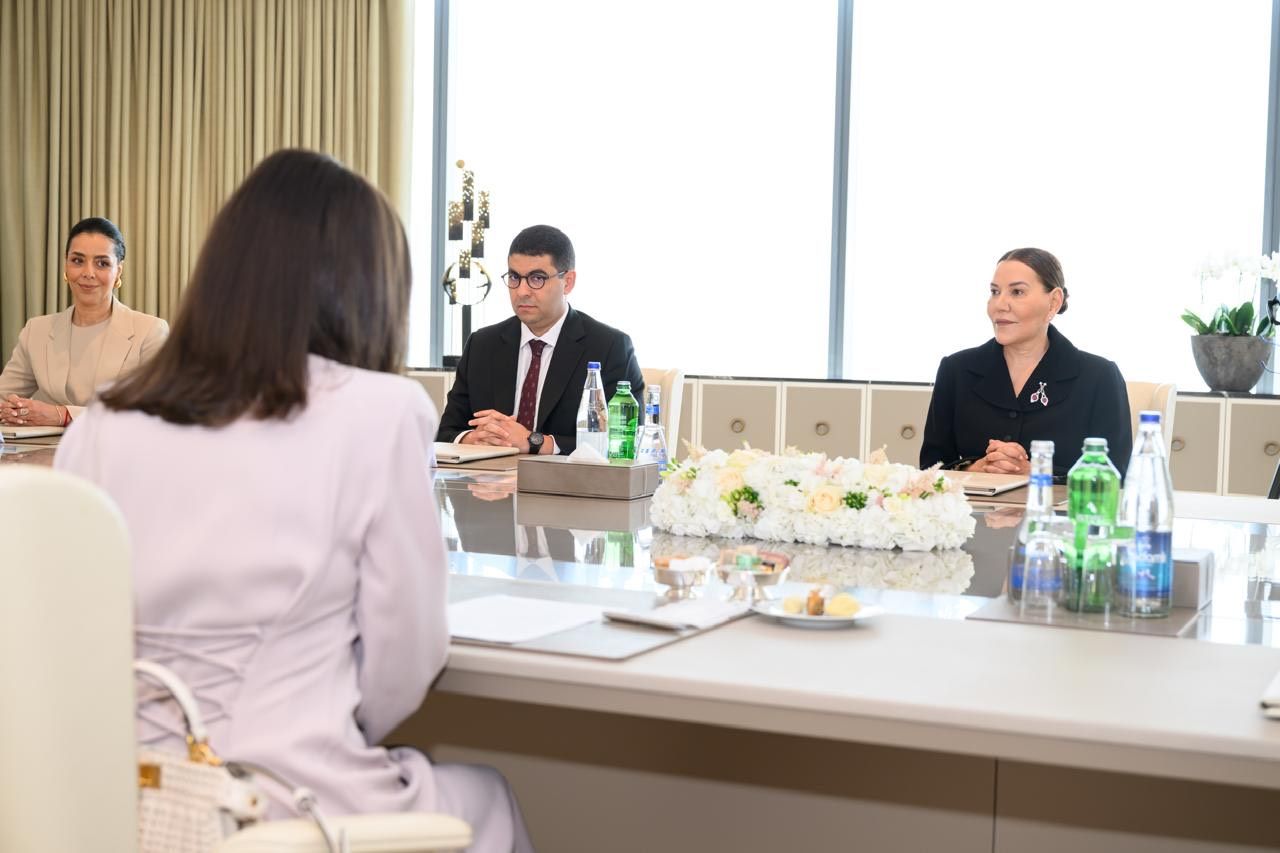 الأميرة للا حسناء تلتقي سيدة أذربيجان الاولى في باكو