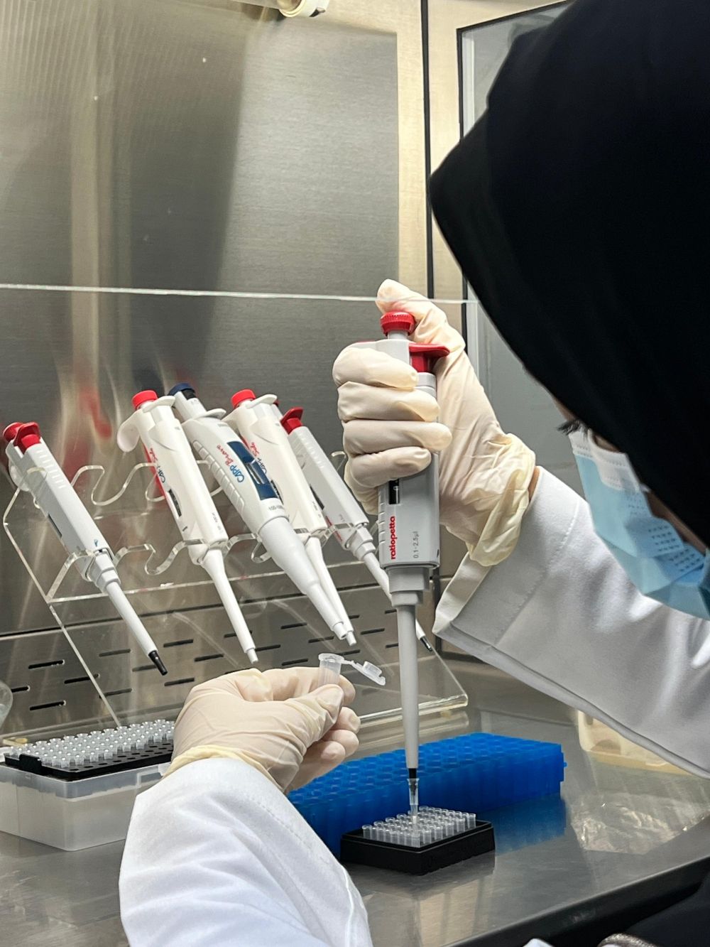 إصدار وتجديد 11,116  شهادة صحية وفحص 4,457 عينة غذاء خلال إبريل بجدة 