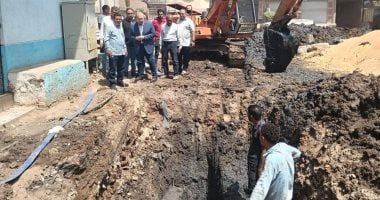 نائب محافظ الجيزة يتفقد التجهيزات النهائية لمشروع الصرف الصحى بقرية المنوات