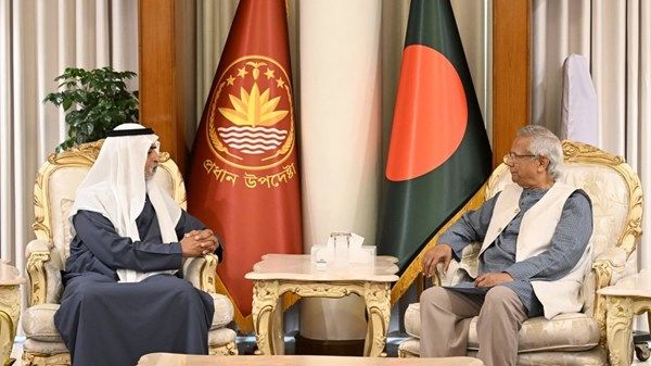 نقل له تحيات رئيس الدولة.. كبير المستشارين في الحكومة المؤقتة ببنغلاديش يستقبل نهيان بن مبارك