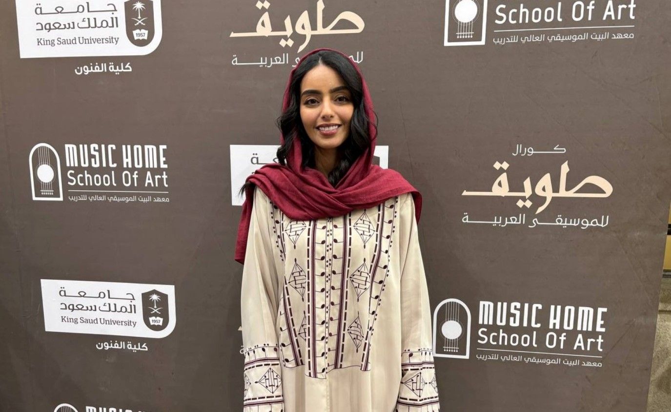 خاص لـ«الخليج 365» سناء وأحلام: سعيدتان بالمشاركة بحفل كورال طويق للموسيقى العربية وتَعلمنا الكثير منه