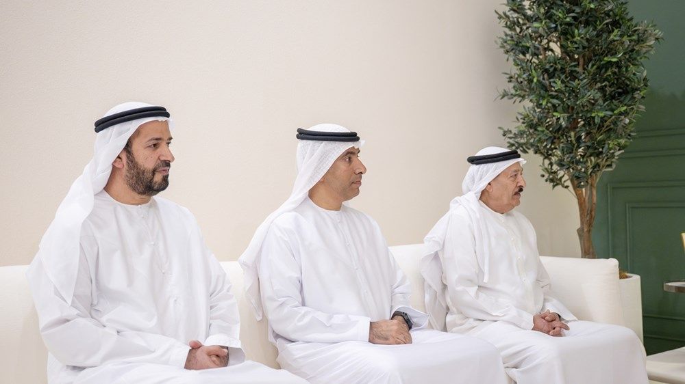 حمدان بن زايد يزور مقر الأرشيف والمكتبة الوطنية