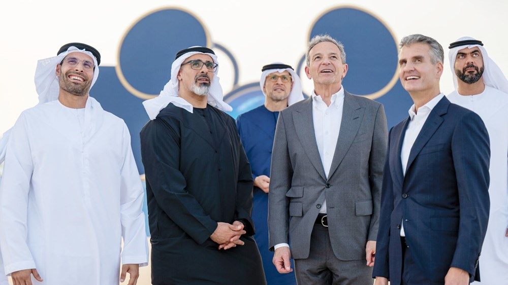 خالد بن محمد بن زايد يشهد الإعلان عن تطوير مشروع عالم ومنتجع ديزني الترفيهي في جزيرة ياس