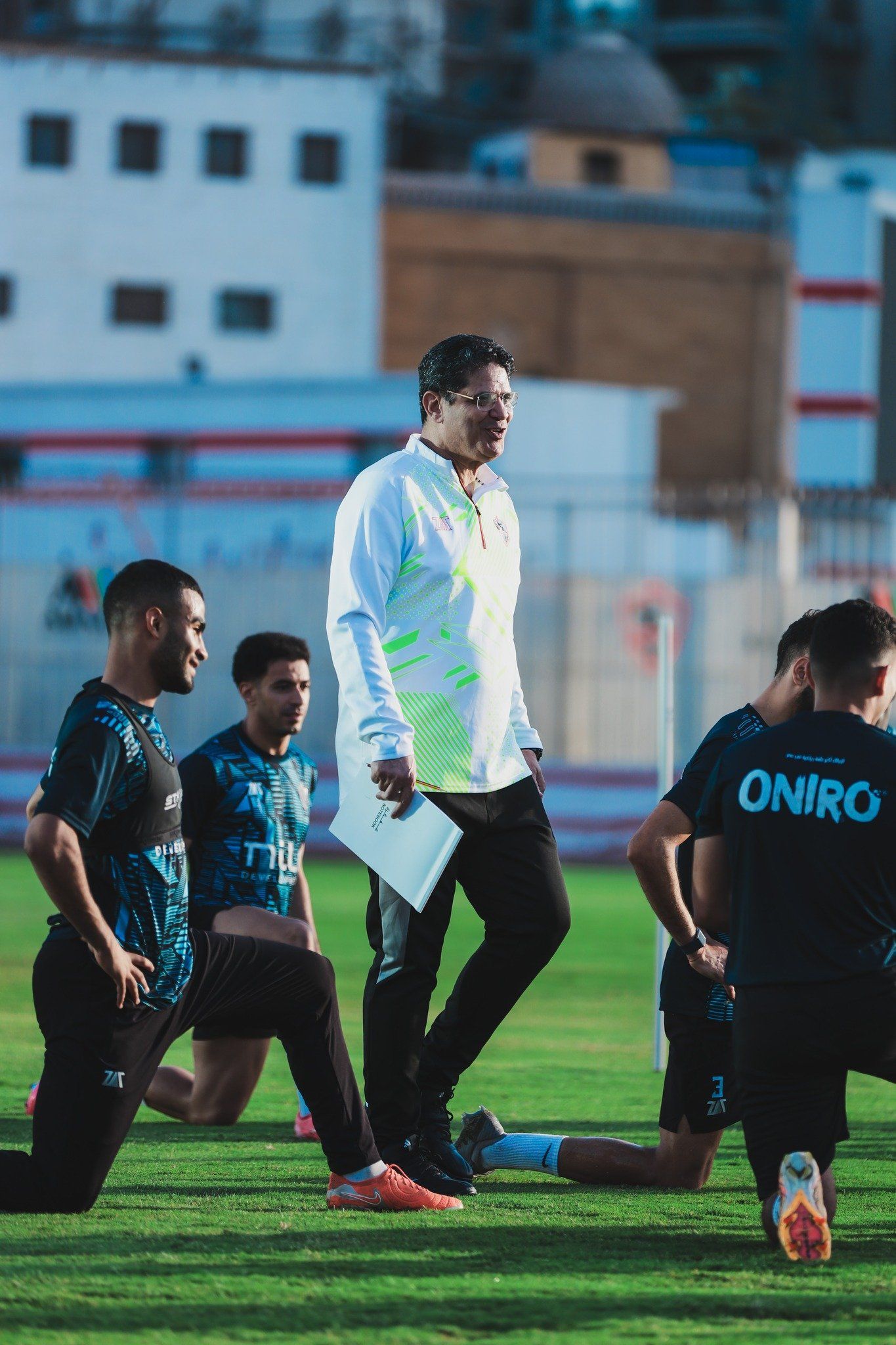 4 مشاهد من ظهور أيمن الرمادى فى المران الأول مع الزمالك